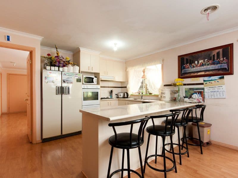 38 Sharpe Court, BERWICK VIC 3806, Berwick - Thumbnail 4