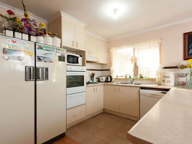 38 Sharpe Court, BERWICK VIC 3806, Berwick - Thumbnail 5