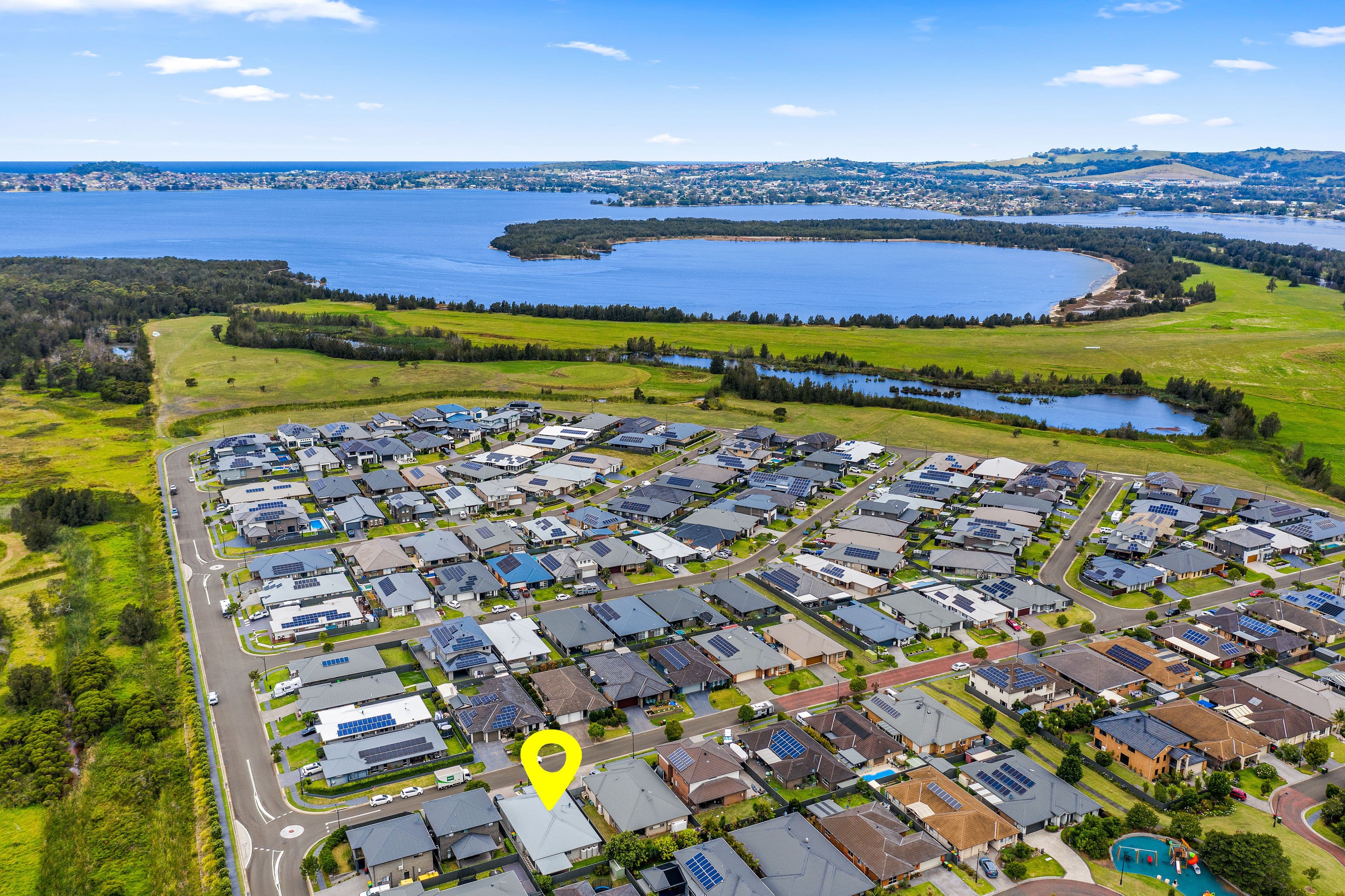 4 Bayview Avenue, Haywards Bay NSW 2530, Haywards Bay - Image 1