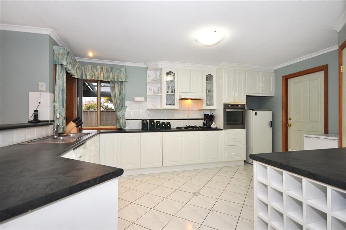 1 Nicholas Walk, ABERFOYLE PARK SA 5159, Aberfoyle Park - Thumbnail 2