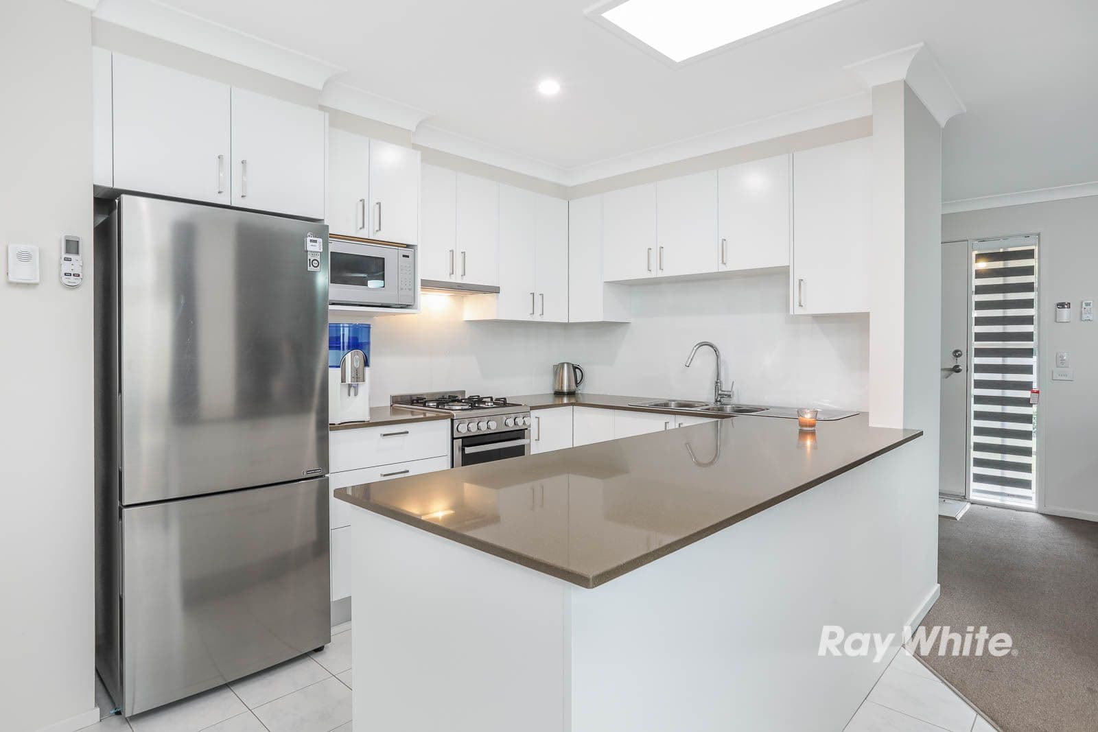 20 Farmer Close, Glenwood - Thumbnail 2