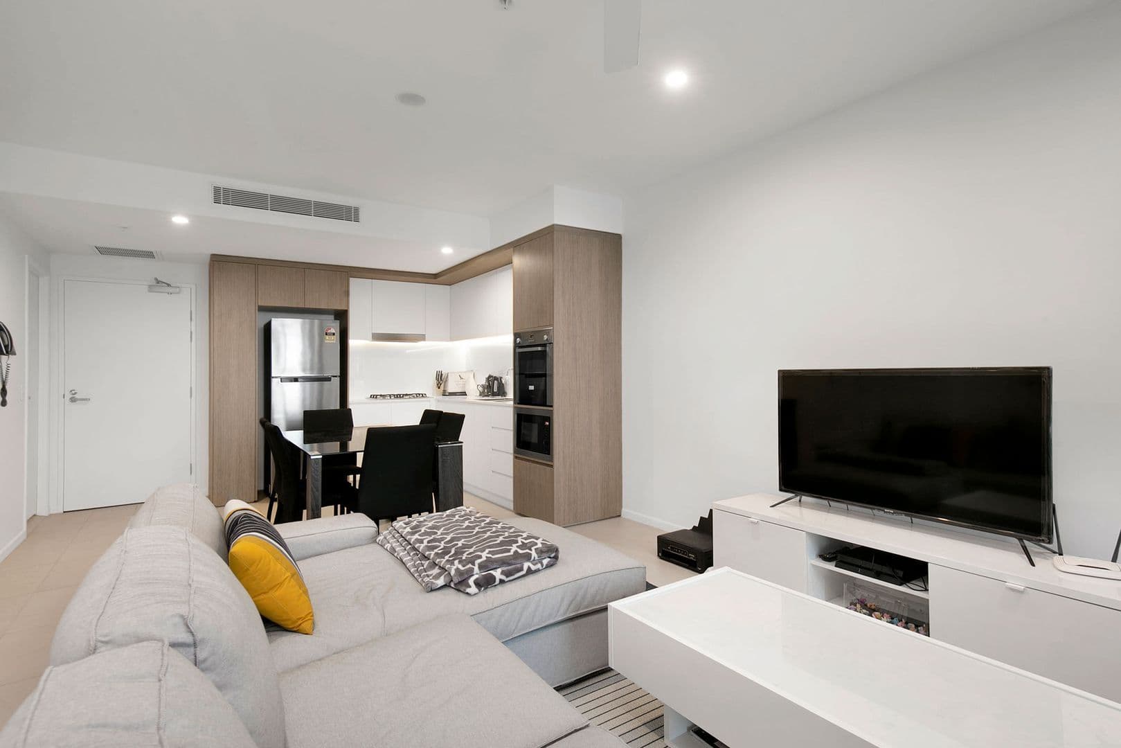 123 Cavendish Road, Coorparoo QLD 4151, Coorparoo - Thumbnail 2