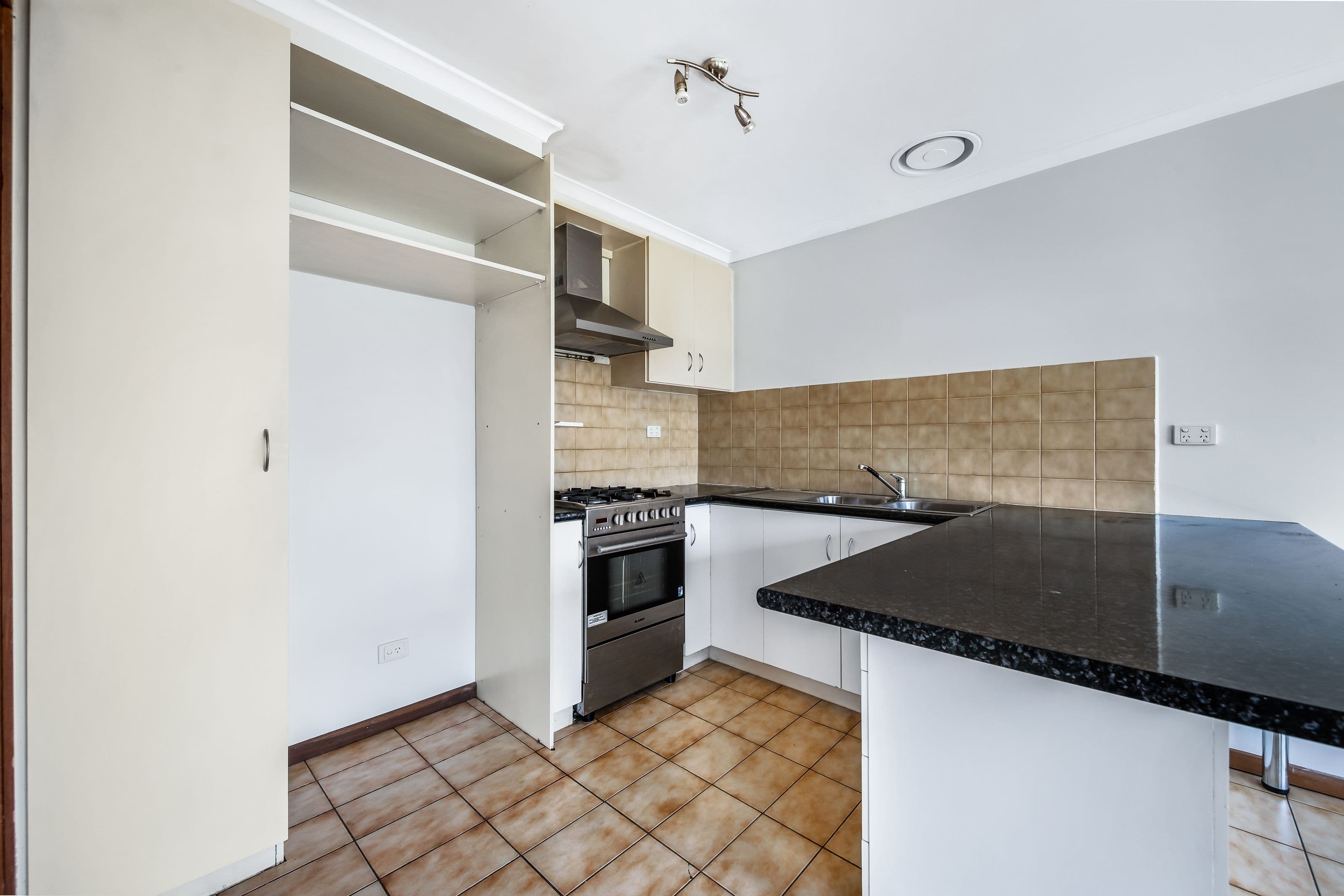 1 Redpath Crescent, Springvale VIC 3171, Springvale - Thumbnail 3
