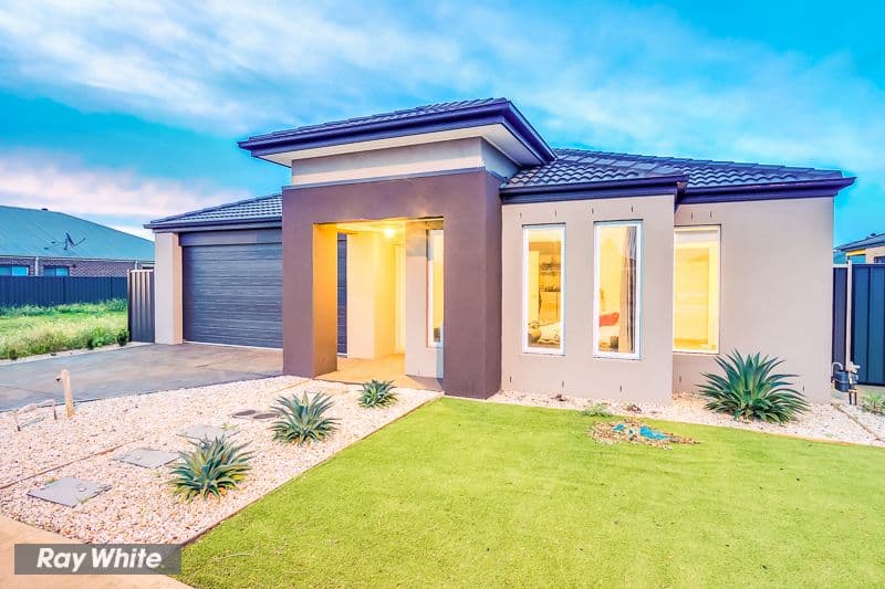 13 Lamington Drive, Tarneit VIC 3029, Tarneit - Thumbnail 2