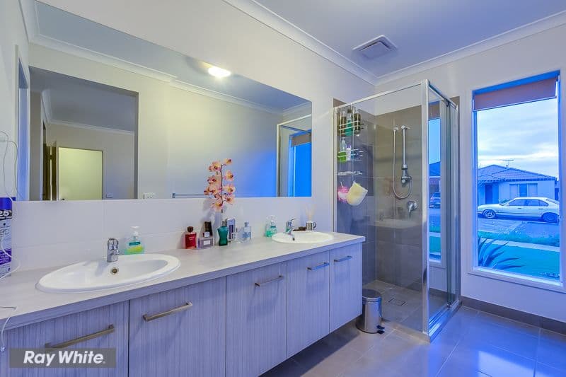 13 Lamington Drive, Tarneit VIC 3029, Tarneit - Thumbnail 4