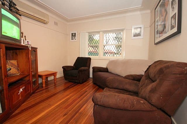 42 Robertson Road, CHESTER HILL NSW 2162, Chester Hill - Thumbnail 2
