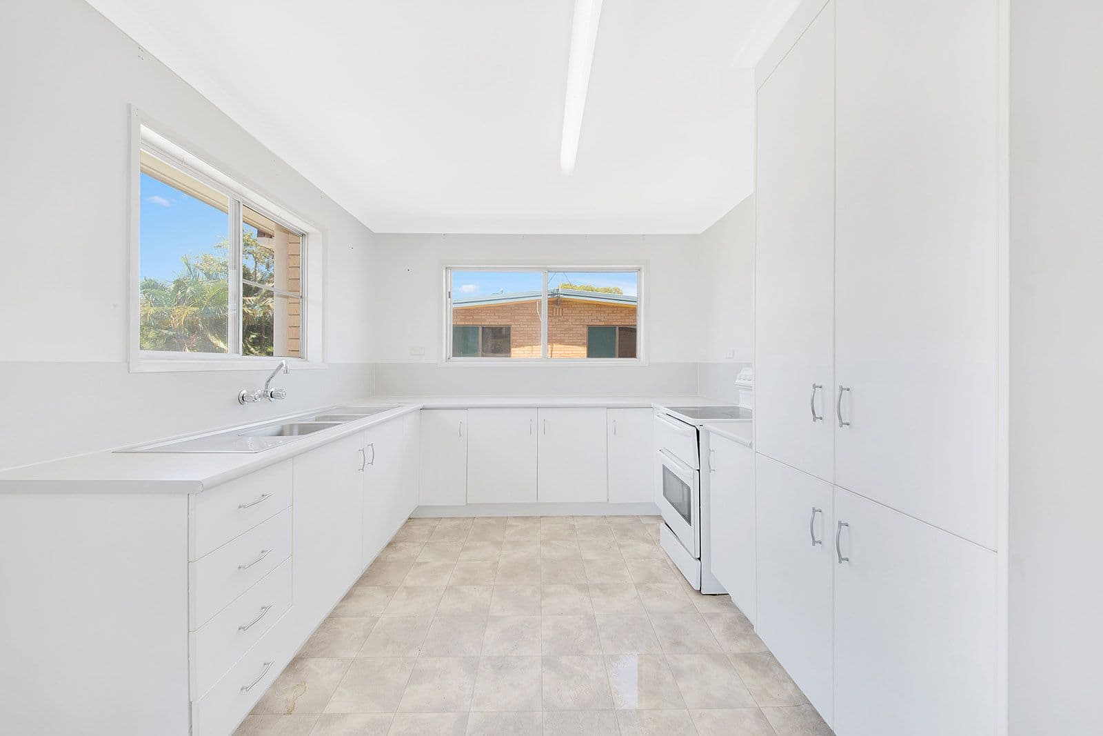 7 Cedar Street, Kin Kora QLD 4680, Kin Kora - Thumbnail 2
