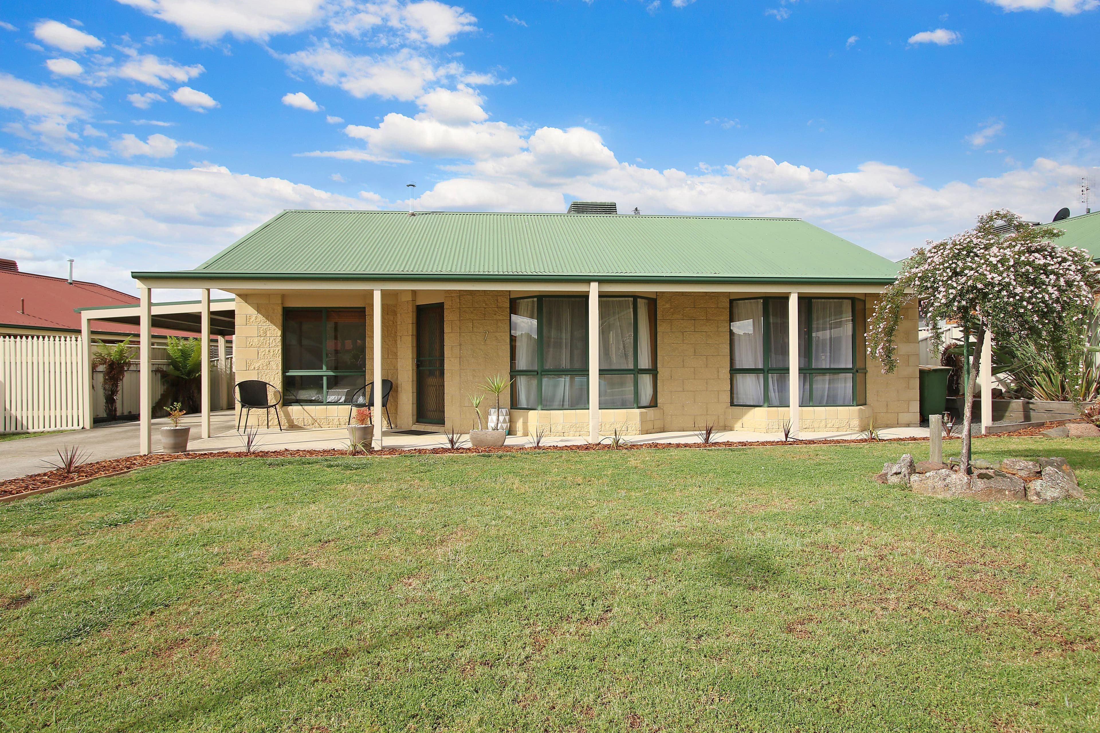 7 Hamilton Place, West Wodonga VIC 3690, West Wodonga - Image 1
