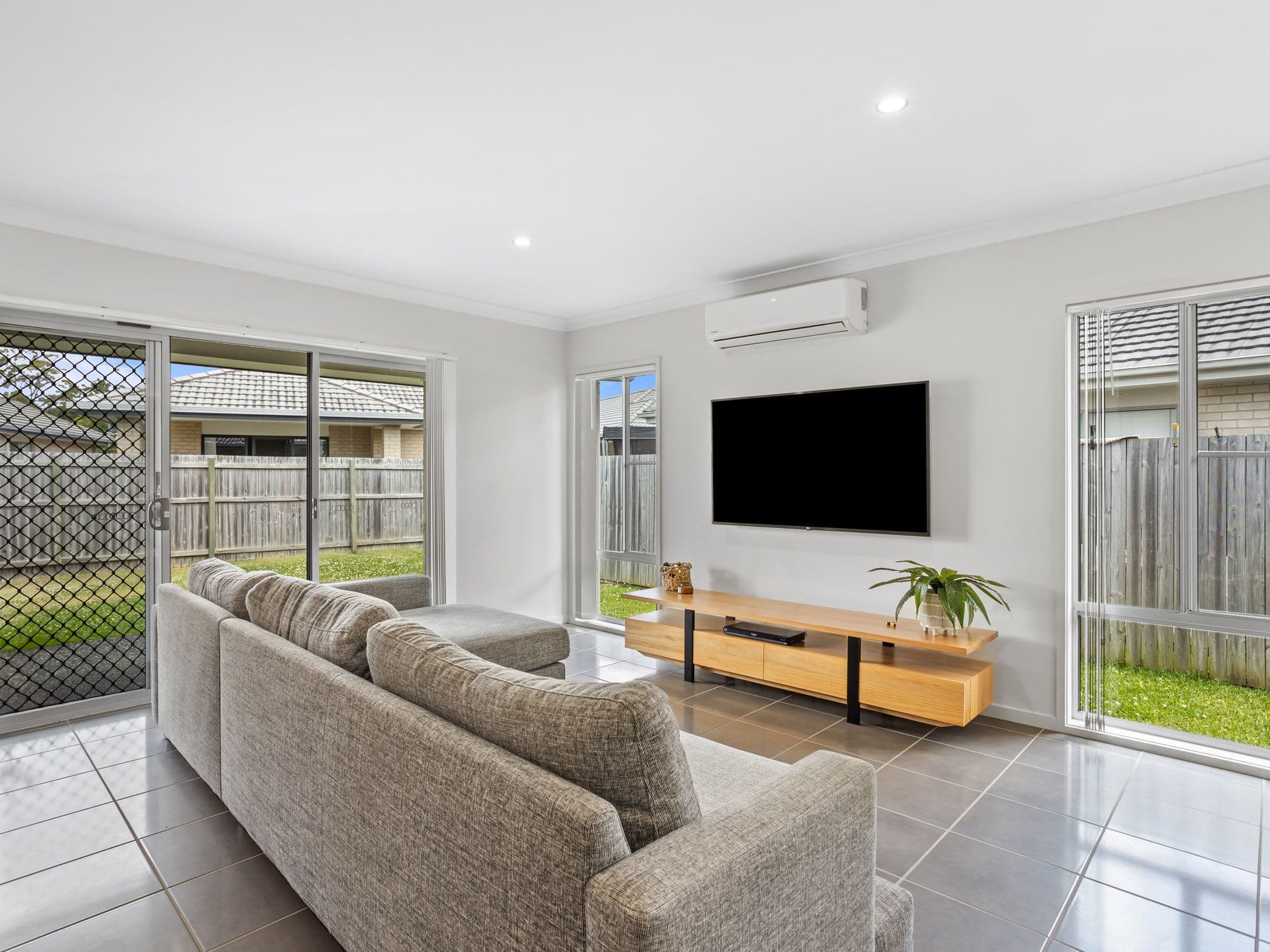 11 Lamont Street, Coomera QLD 4209, Coomera - Thumbnail 4