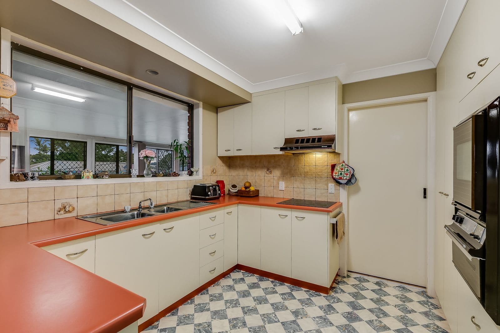 10 Smythe Street, Kearneys Spring QLD 4350, Kearneys Spring - Thumbnail 5
