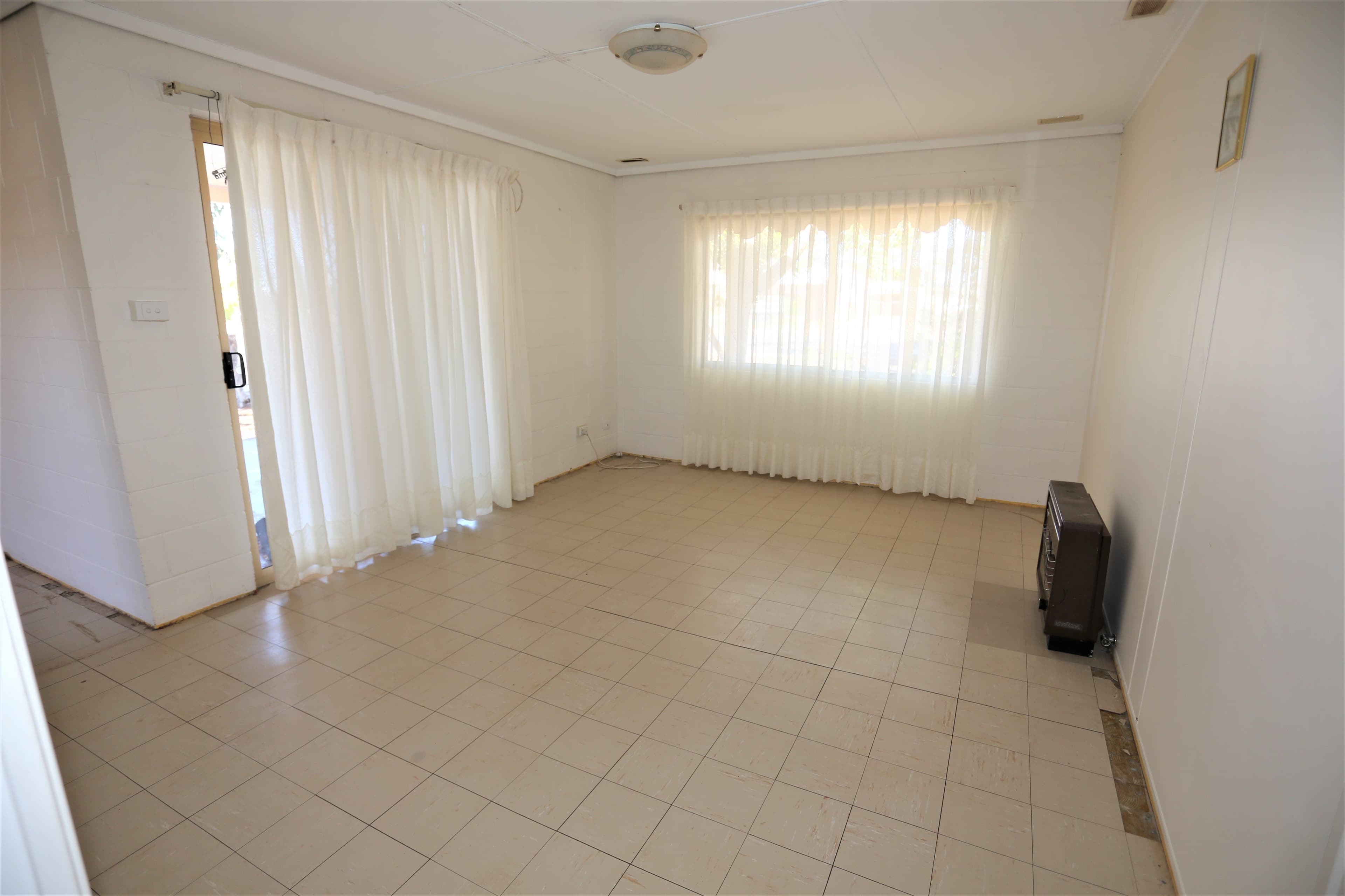 35 Grevillea Crescent, Kambalda West WA 6442, Kambalda West - Thumbnail 2
