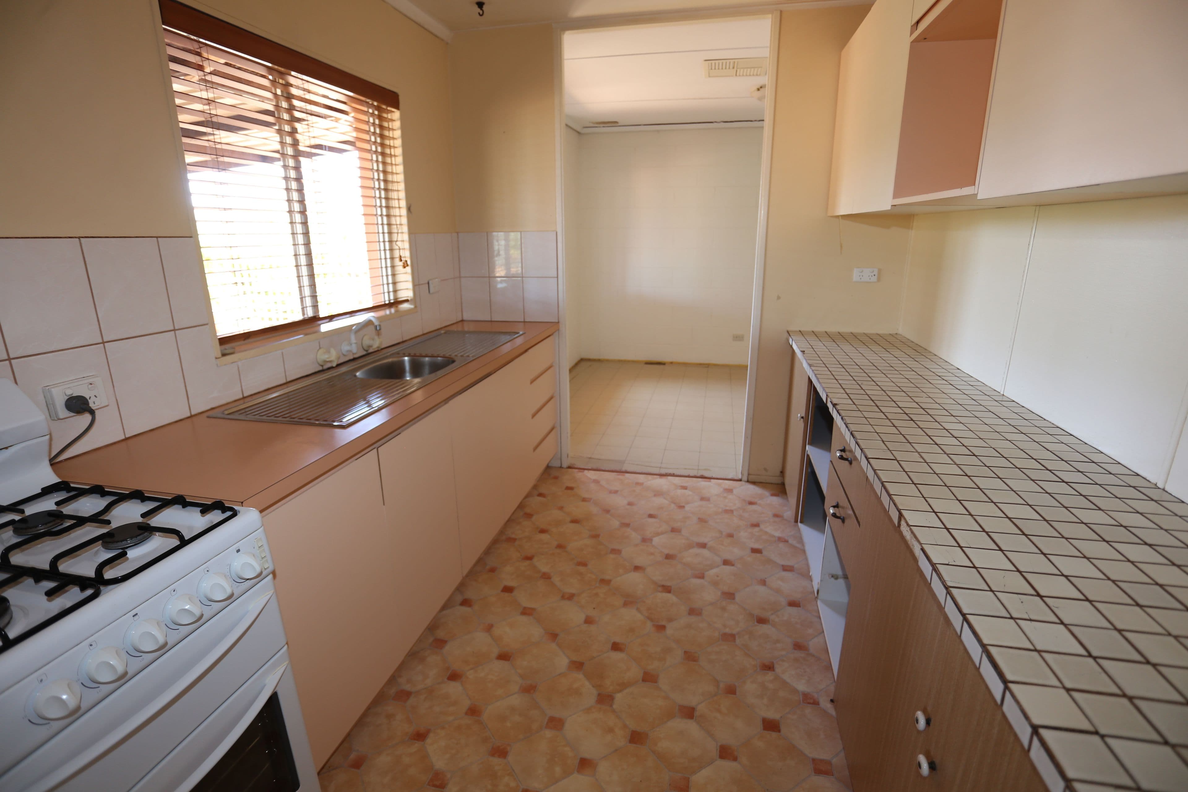 35 Grevillea Crescent, Kambalda West WA 6442, Kambalda West - Thumbnail 4