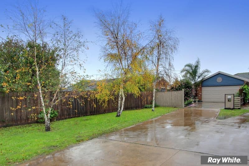 9 Erica Court, MOUNT MARTHA VIC 3934, Mount Martha - Thumbnail 2