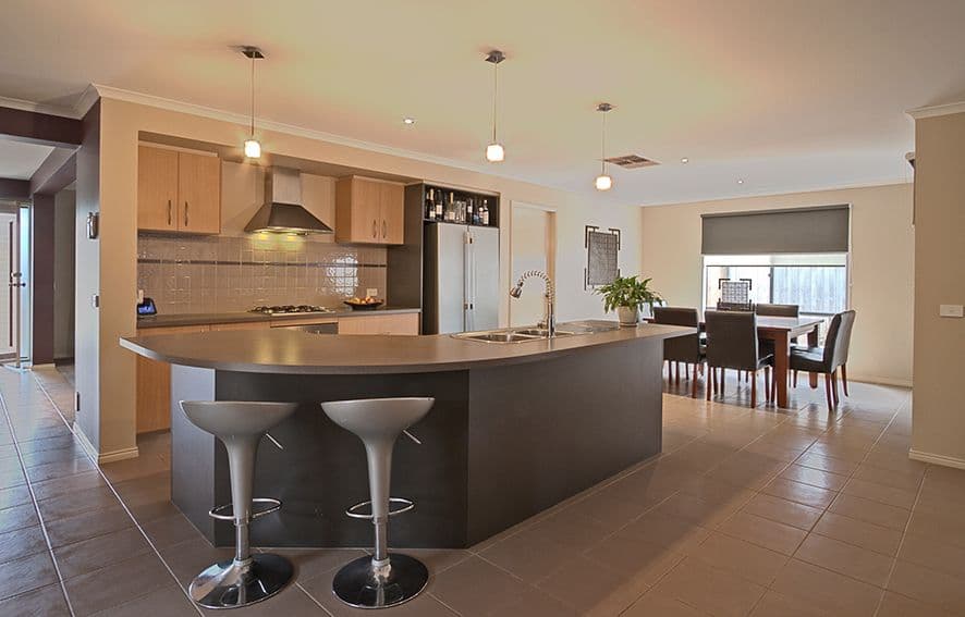 56 Serle Street, DOREEN VIC 3754, Doreen - Thumbnail 2