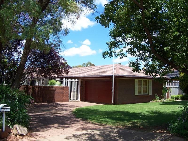 20 Stonehaven Avenue, DUBBO NSW 2830, Dubbo - Image 1