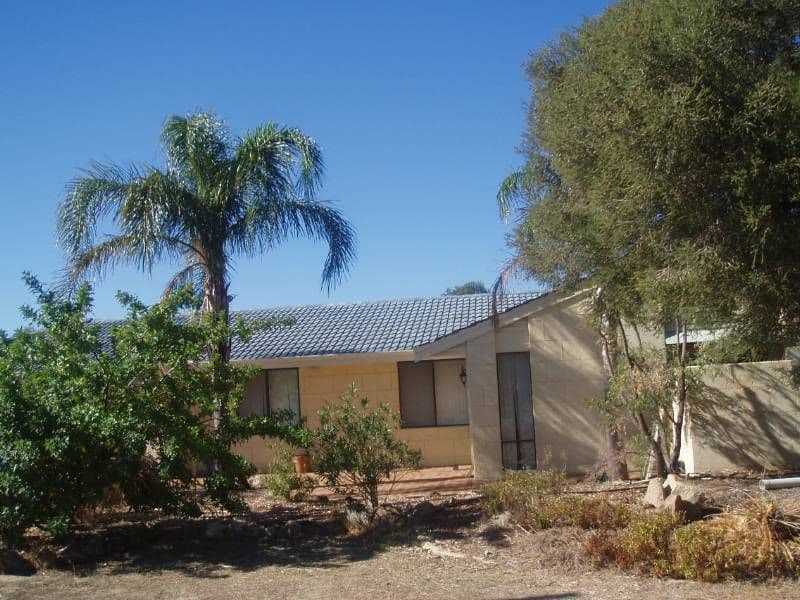 14 Vinca Way, FORRESTFIELD WA 6058, Forrestfield - Thumbnail 2