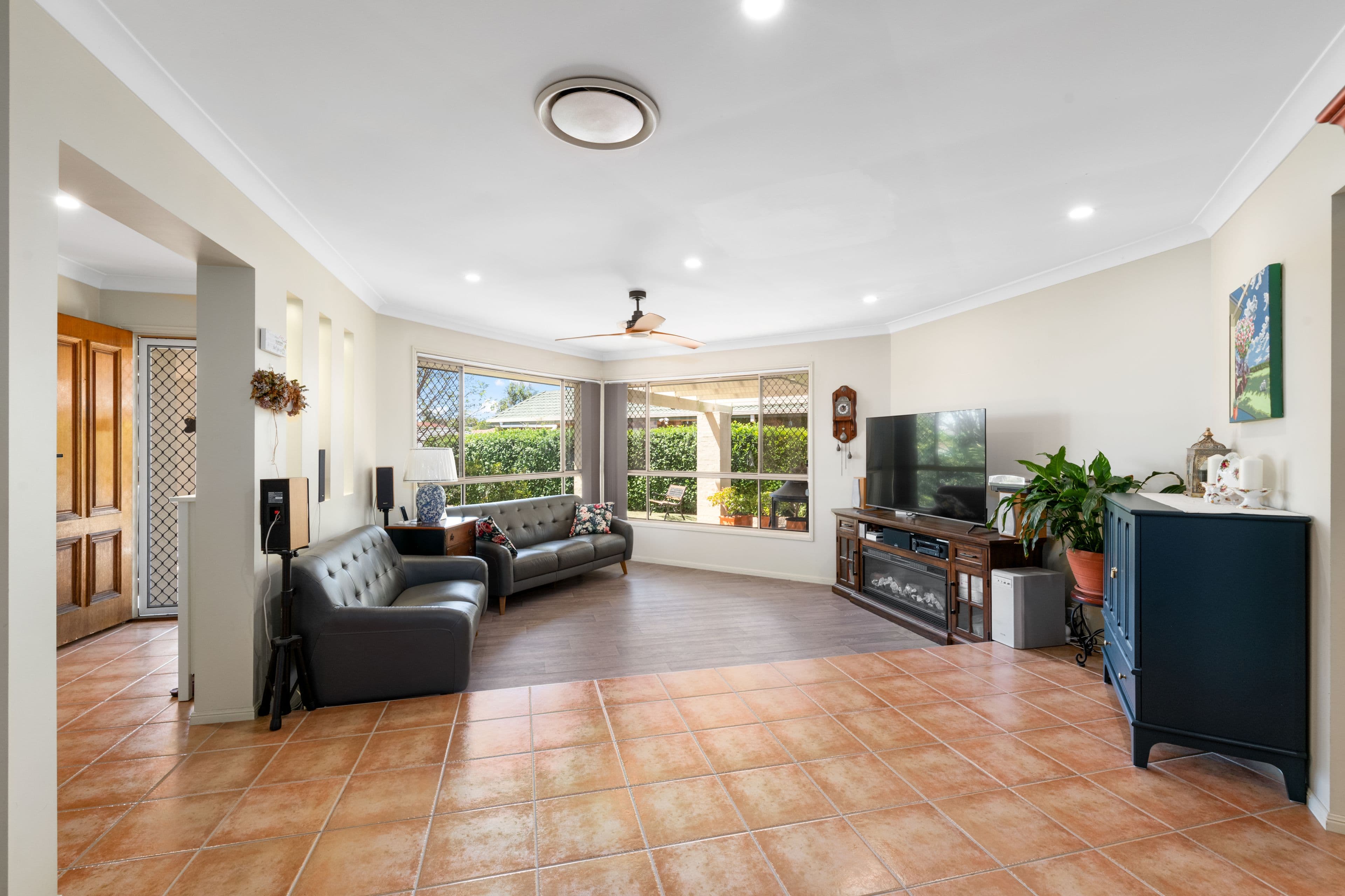 49 Weranga Place, Parkinson QLD 4115, Parkinson - Thumbnail 2