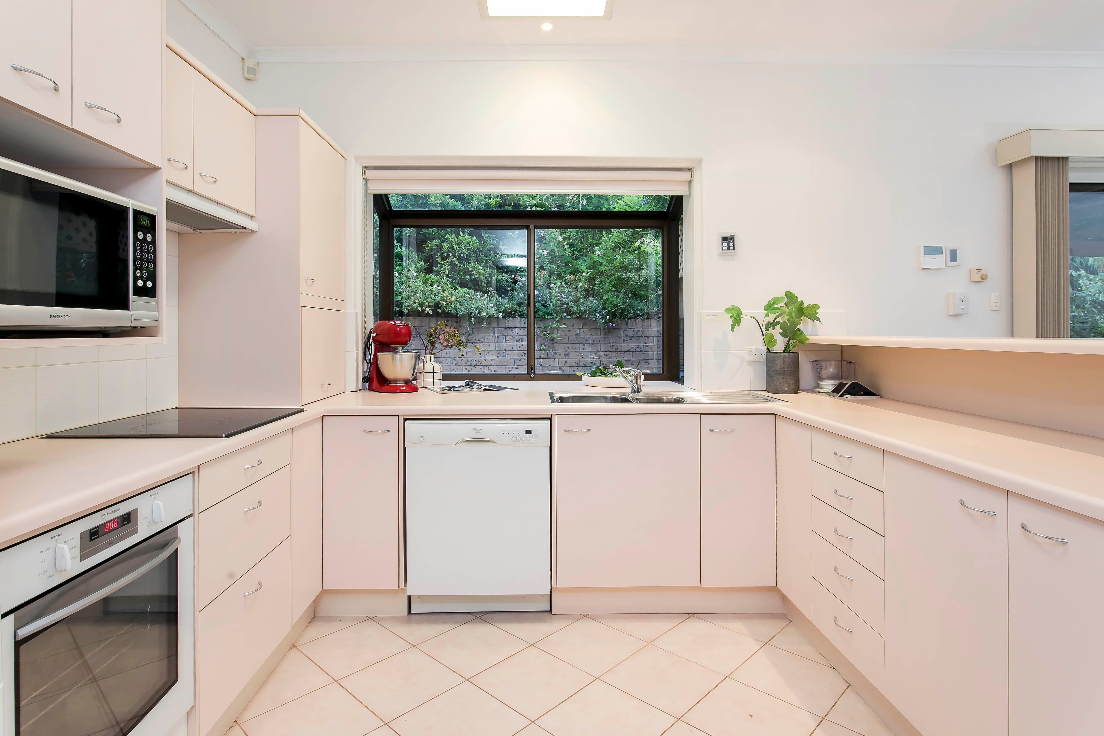 8 Kurralta Drive, Burnside SA 5066, Burnside - Thumbnail 5