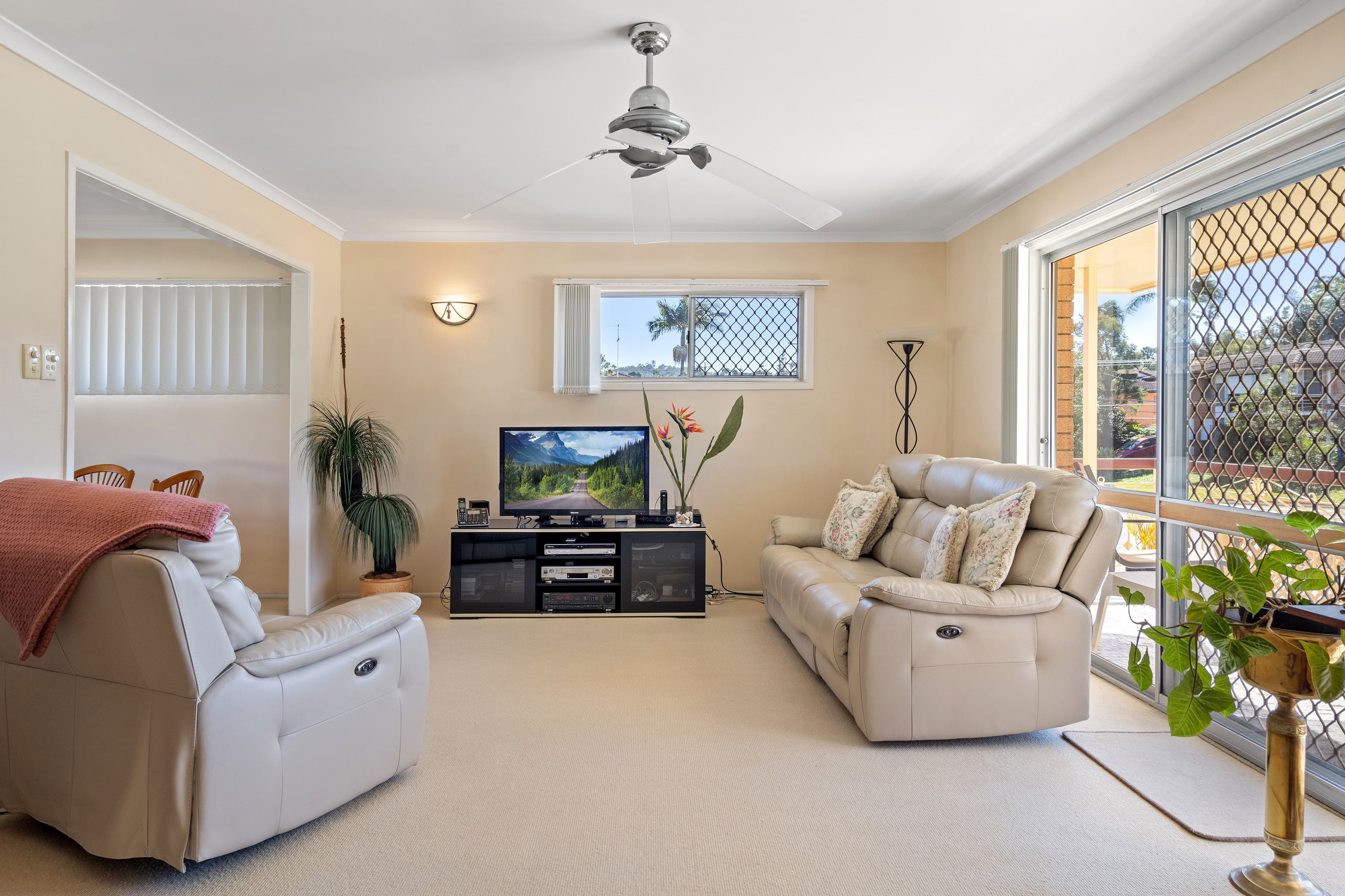 17 Montreal Street, Wishart QLD 4122, Wishart - Thumbnail 2