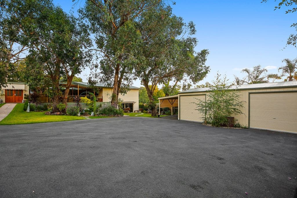 4 Martin Place, Wandin North VIC 3139, Wandin North - Thumbnail 2