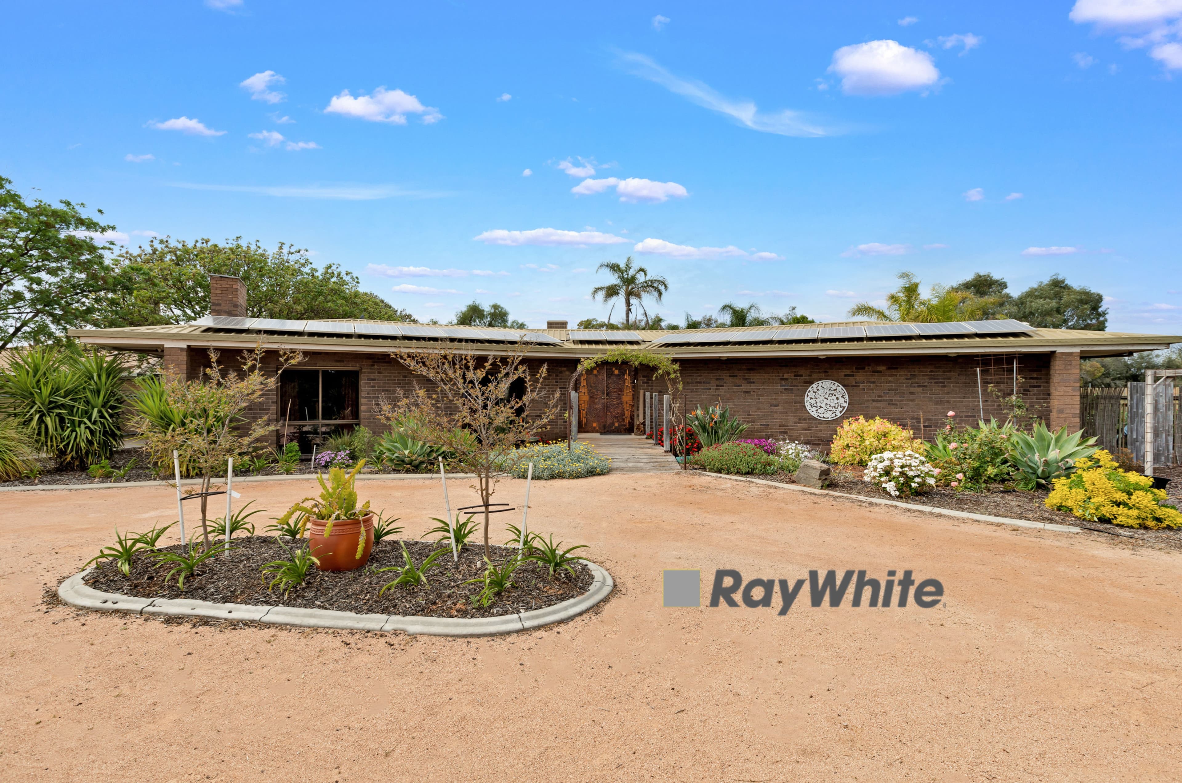 3016 & 3016A Deakin Avenue, MILDURA VIC 3500, Mildura - Image 1