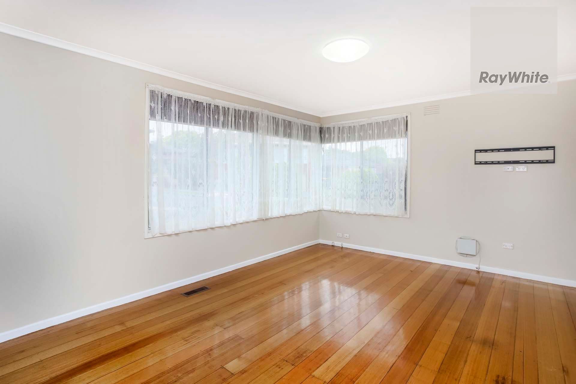 11 Highcliffe Close, Gladstone Park VIC 3043, Gladstone Park - Thumbnail 2