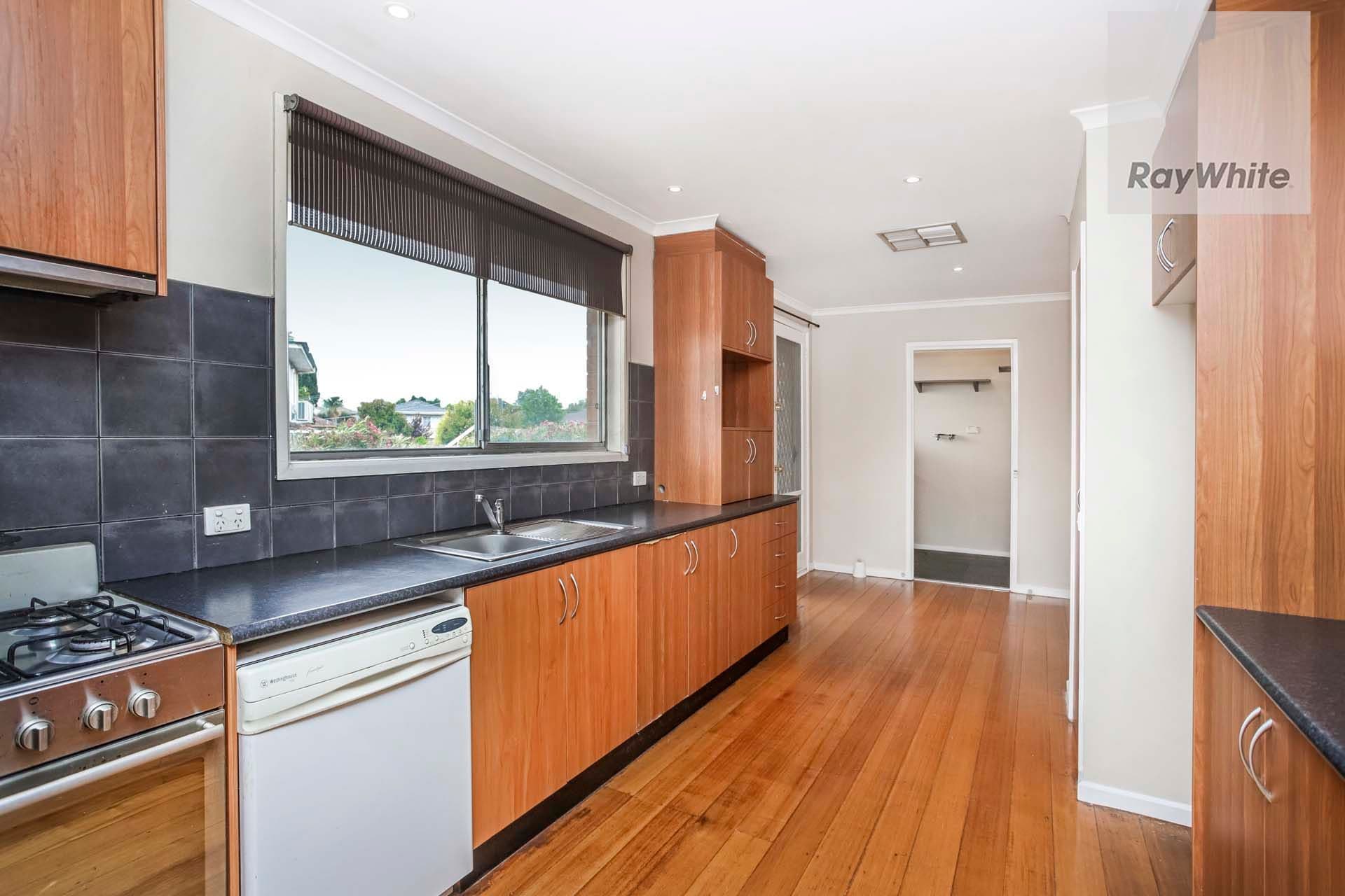 11 Highcliffe Close, Gladstone Park VIC 3043, Gladstone Park - Thumbnail 4