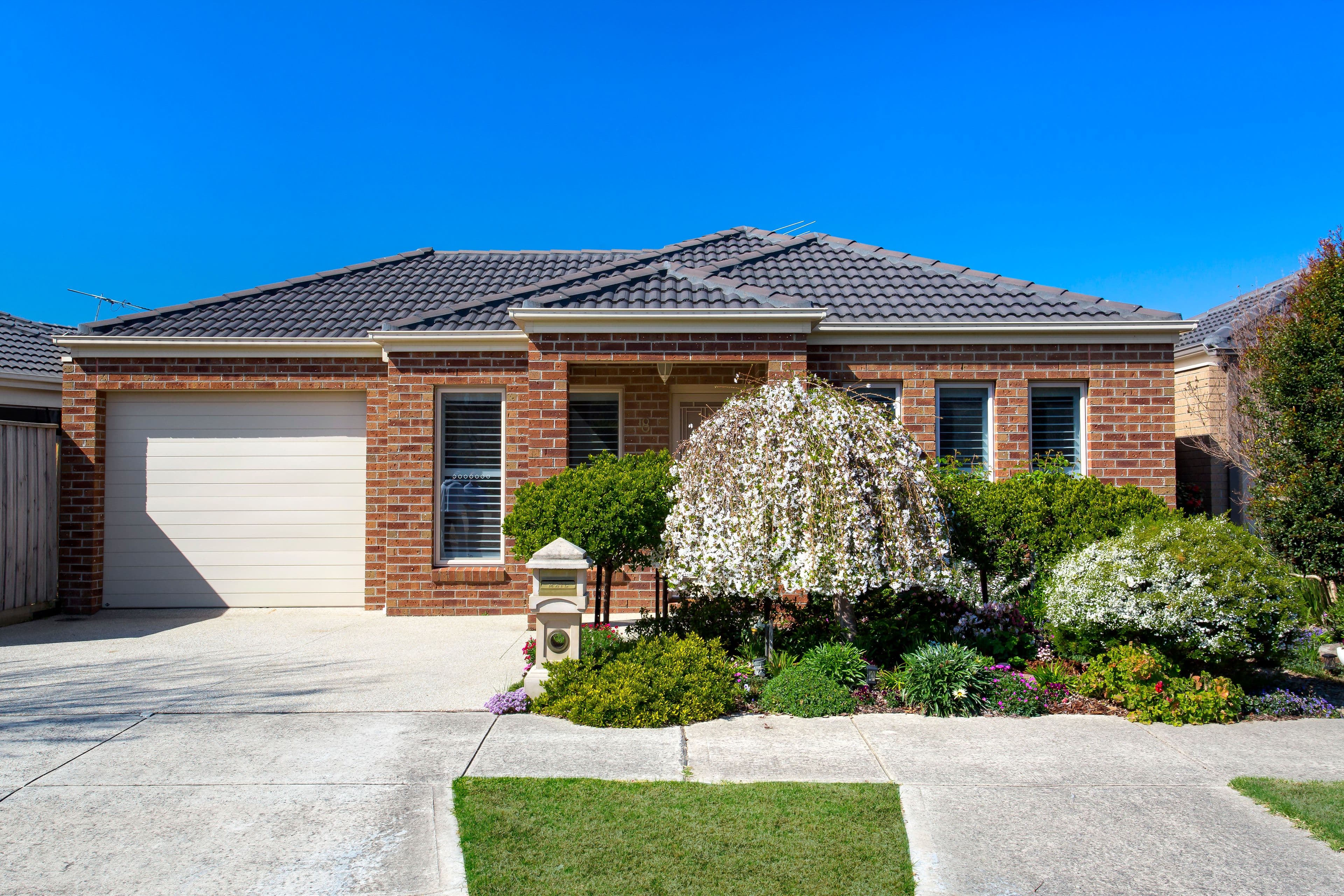 8 River Brook Avenue, South Morang VIC 3752, South Morang - Thumbnail 2
