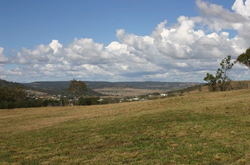 26 Ironbark Drive, MOUNT RASCAL QLD 4350, Mount Rascal - Thumbnail 2