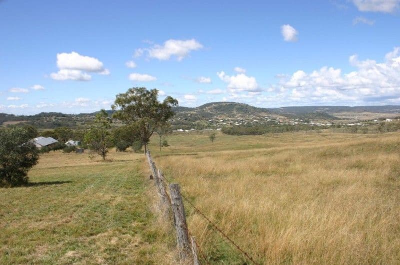 26 Ironbark Drive, MOUNT RASCAL QLD 4350, Mount Rascal - Thumbnail 5