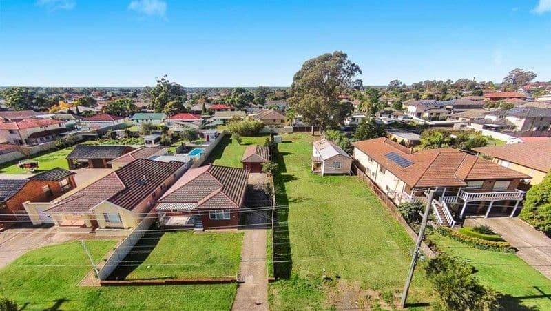 26 Carnation Avenue, Casula - Thumbnail 3