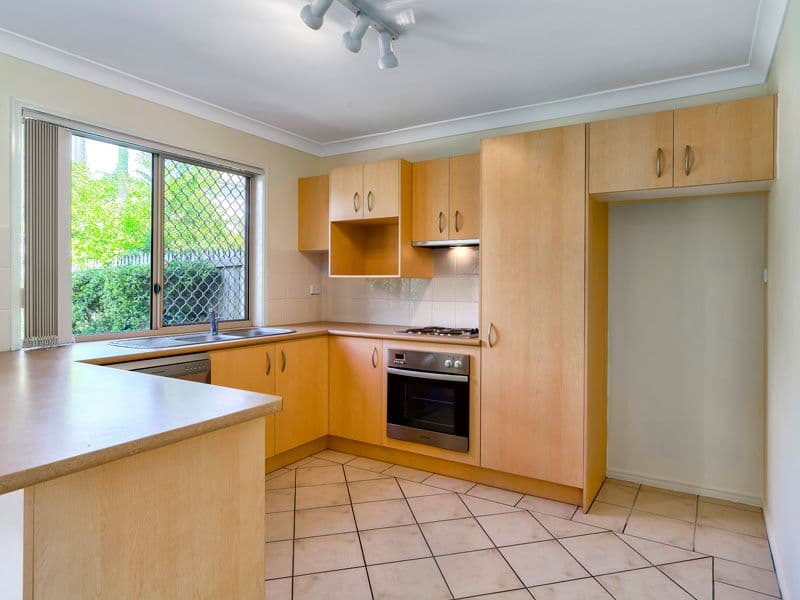 64 Adamson Street, WOOLOOWIN QLD 4030, Wooloowin - Thumbnail 2