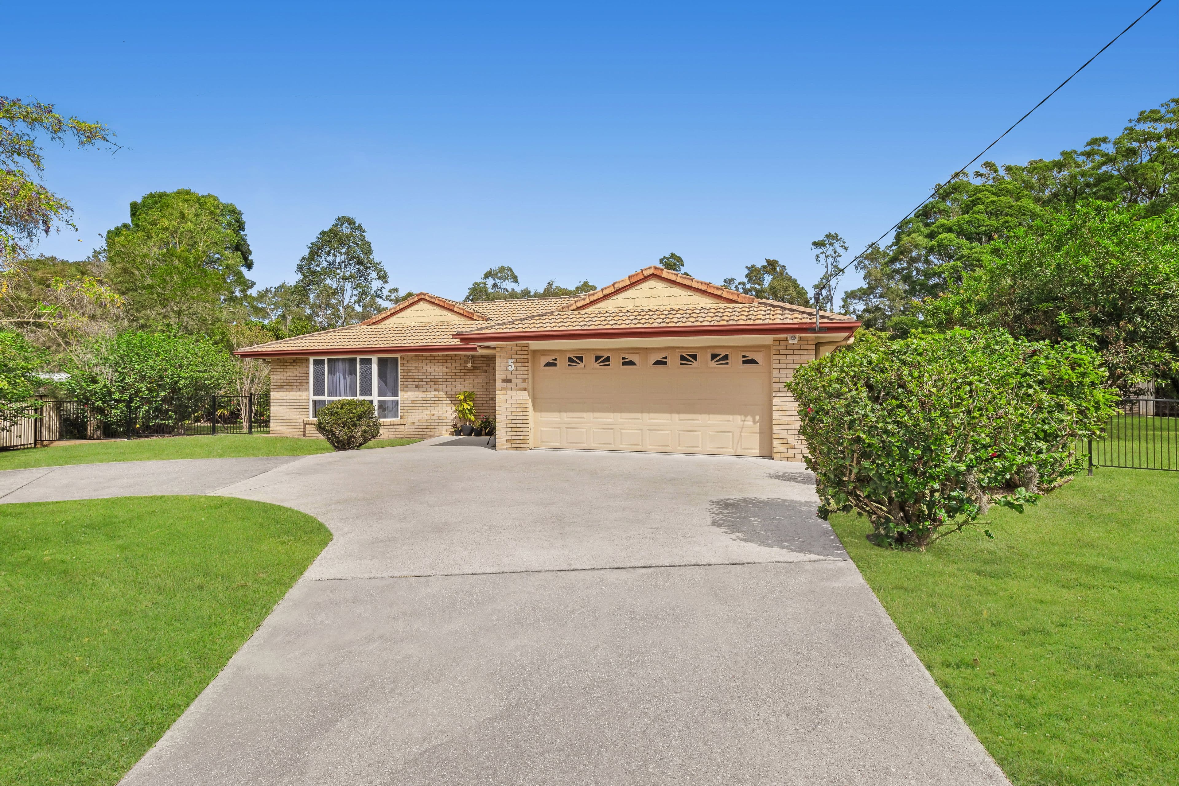 5 Dollarbird Court, Elimbah QLD 4516, Elimbah - Thumbnail 2