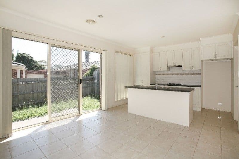 10 Stamford Crescent, ROWVILLE VIC 3178, Rowville - Thumbnail 2