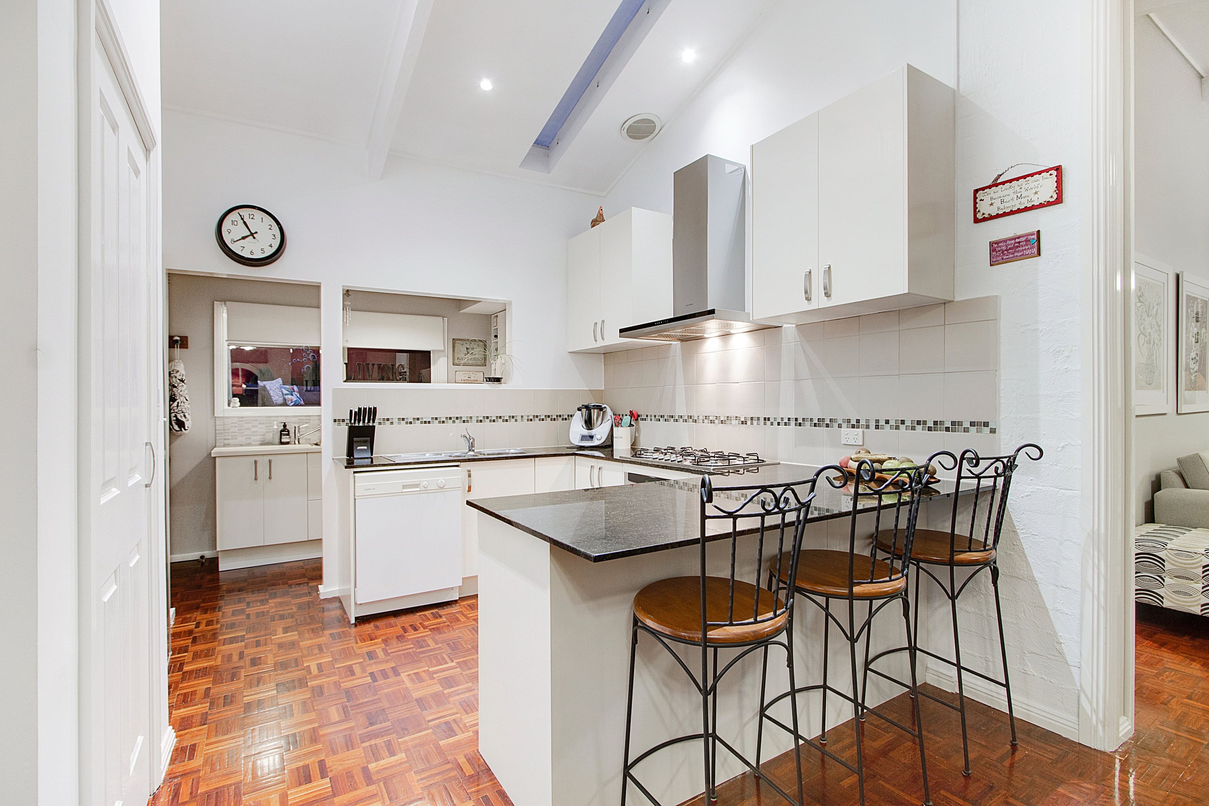 6 Kim Close, Frankston South VIC 3199, Frankston South - Thumbnail 2