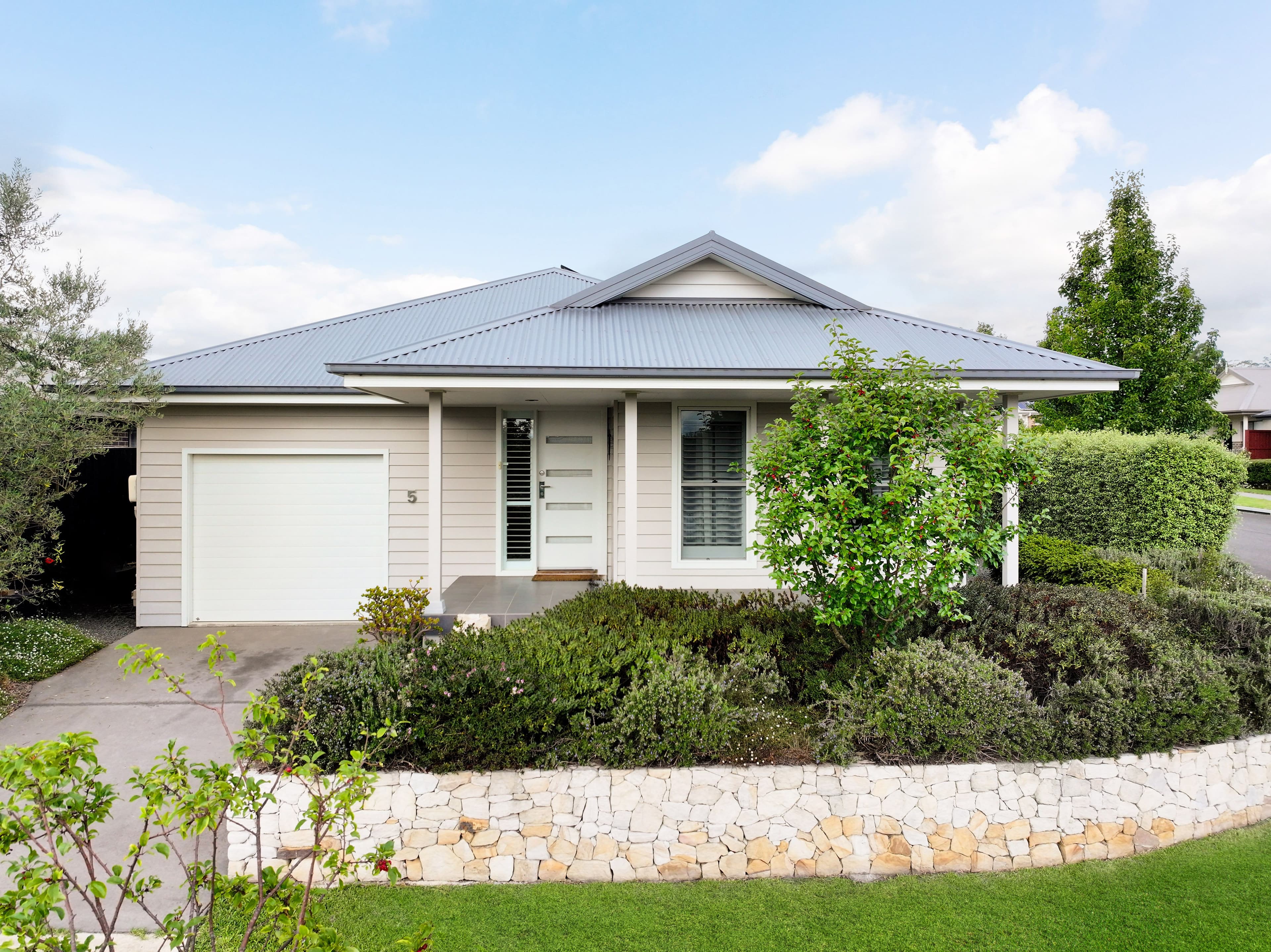 5 Wallis Avenue, RENWICK NSW 2575, Renwick - Image 1