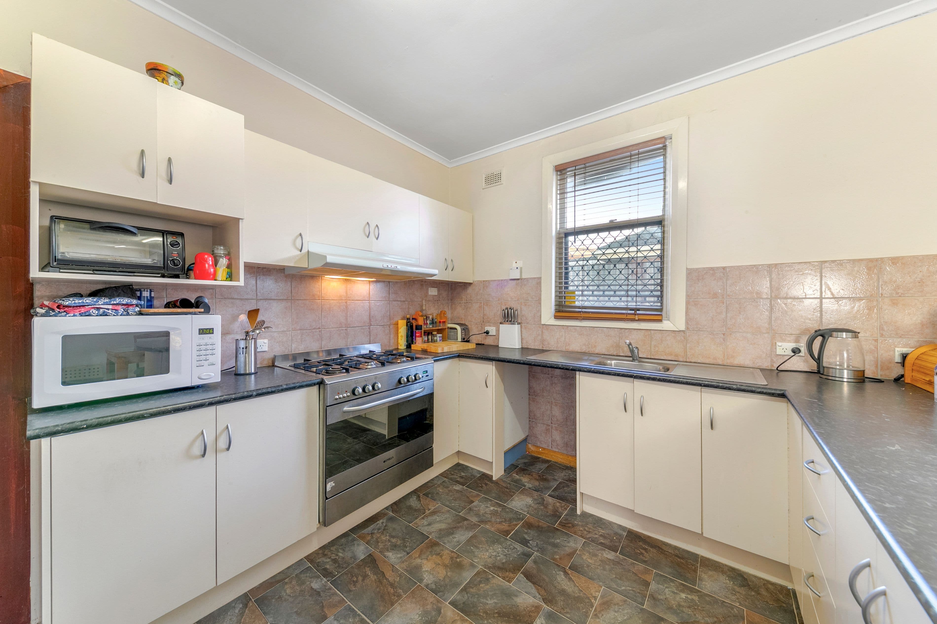 37 Ayredale Avenue, Clearview SA 5085, Clearview - Thumbnail 5