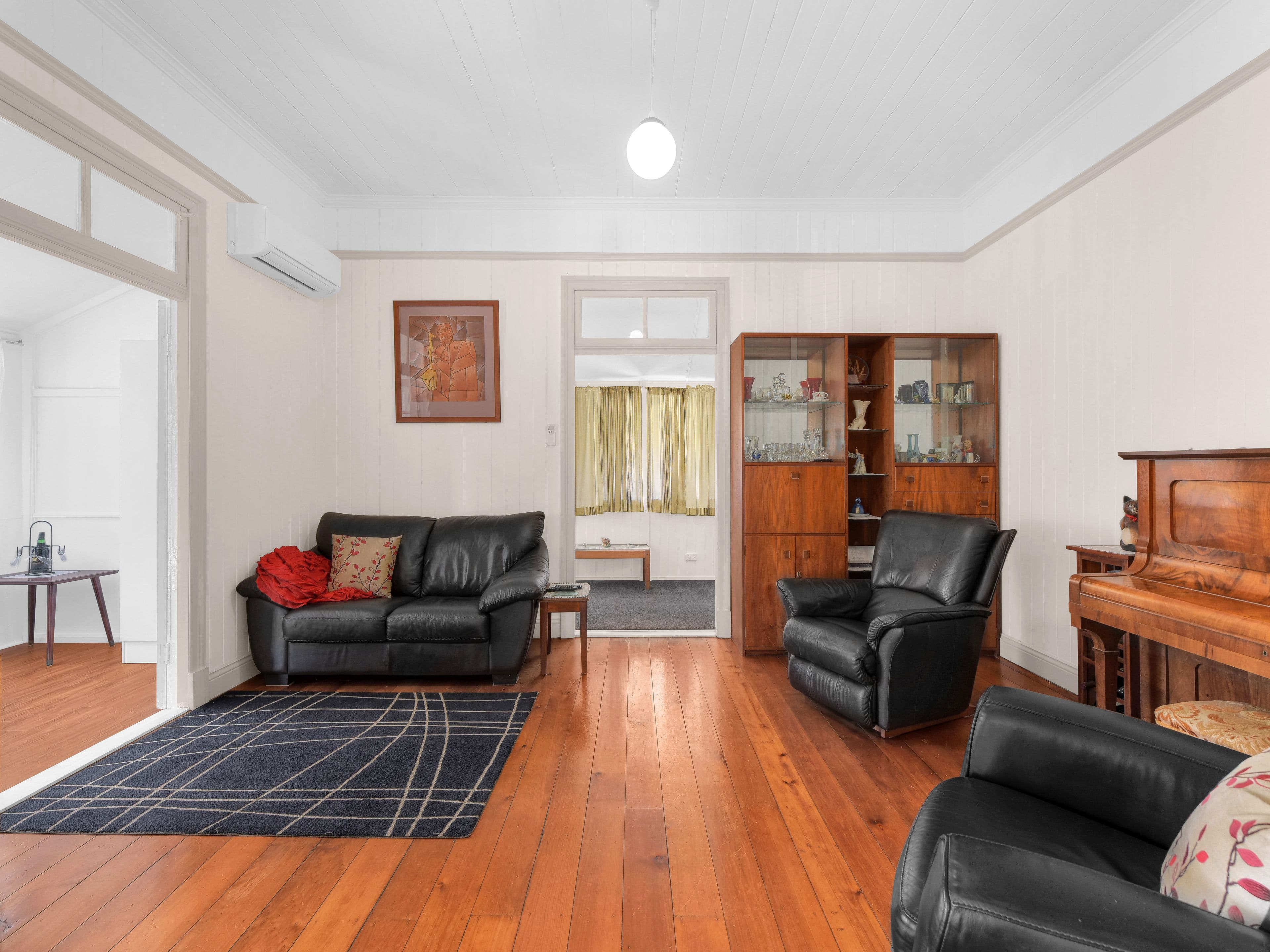 15 Raceview Avenue, Hendra QLD 4011, Hendra - Thumbnail 2