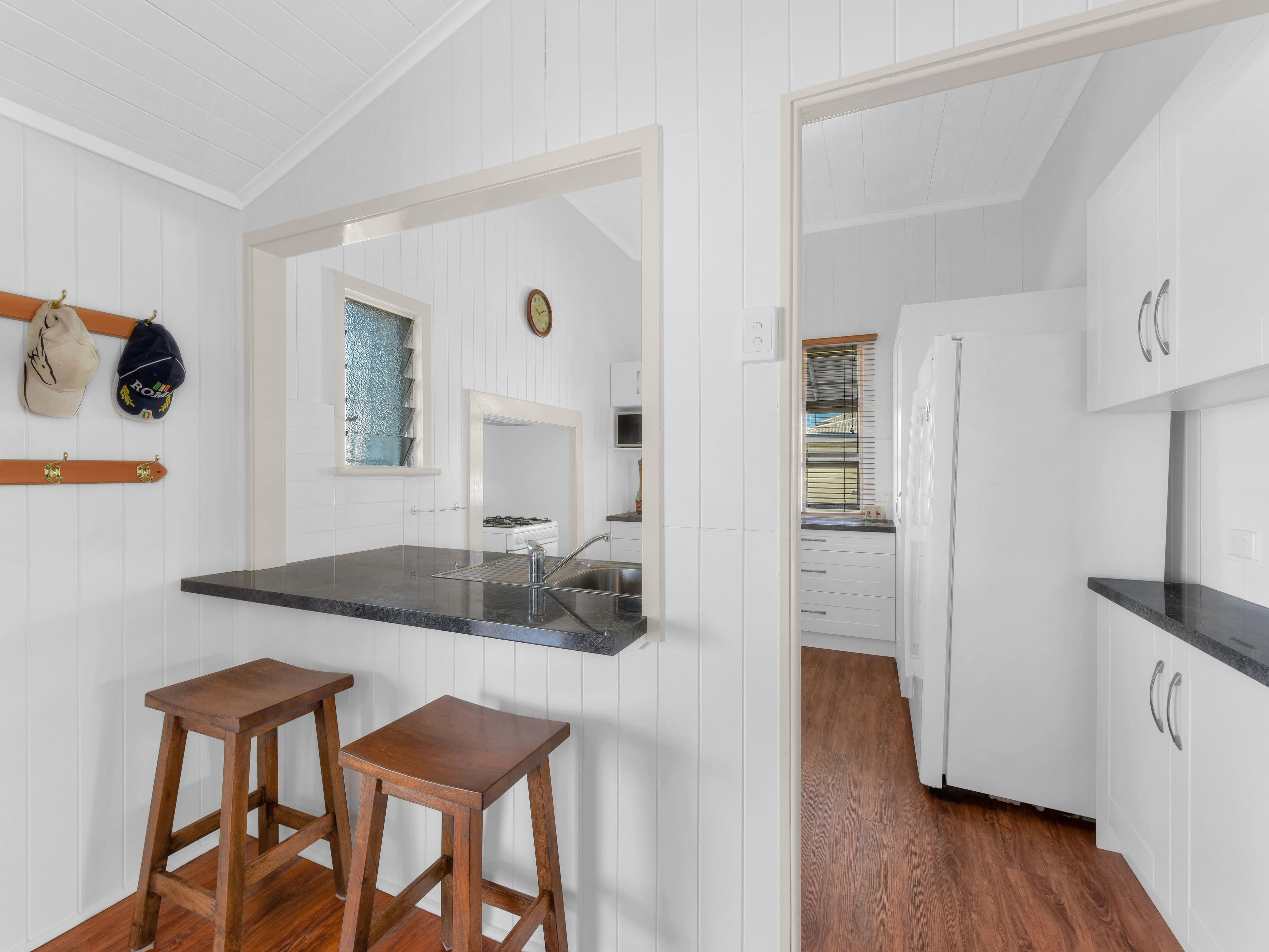 15 Raceview Avenue, Hendra QLD 4011, Hendra - Thumbnail 3