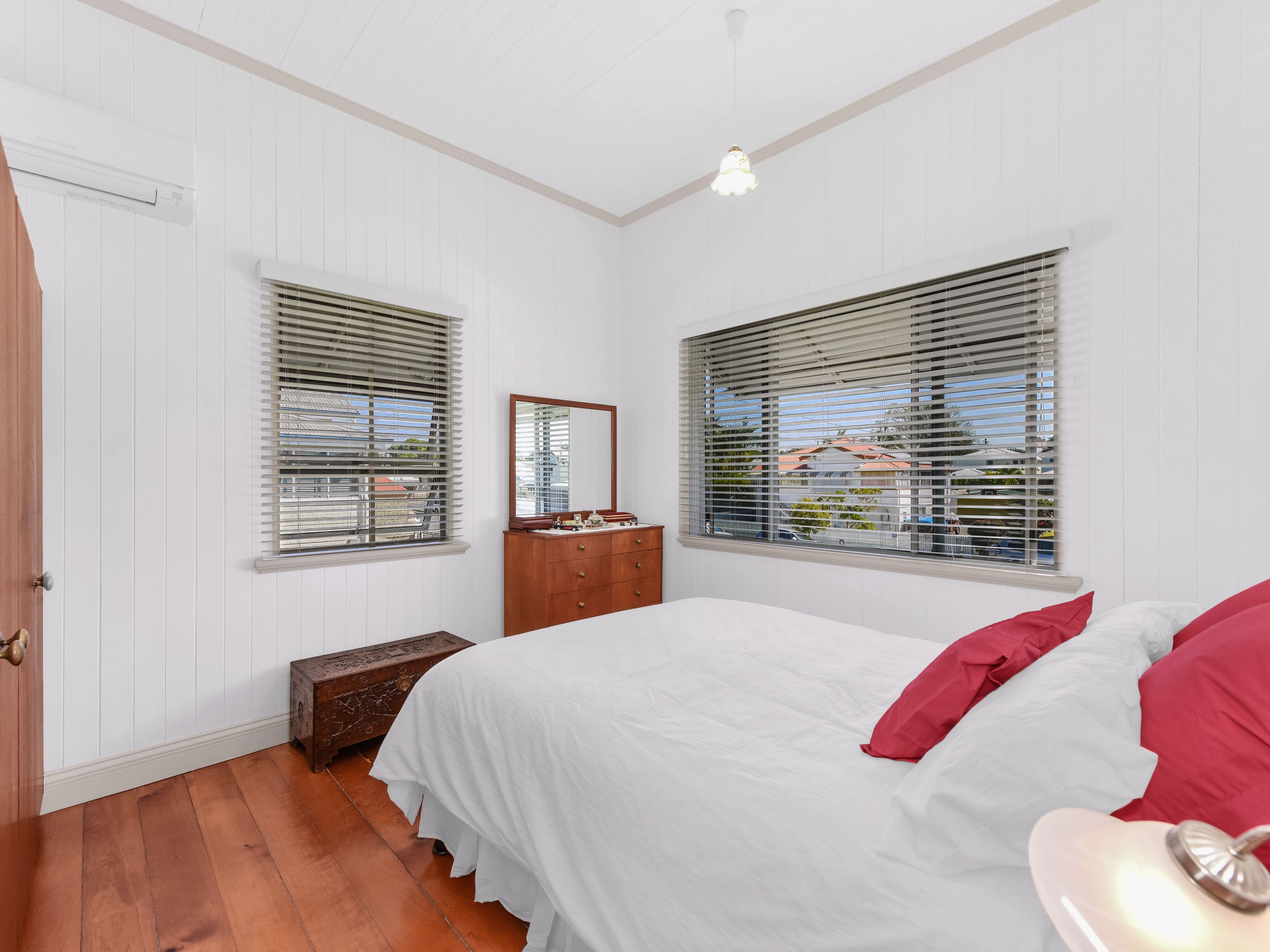 15 Raceview Avenue, Hendra QLD 4011, Hendra - Thumbnail 8