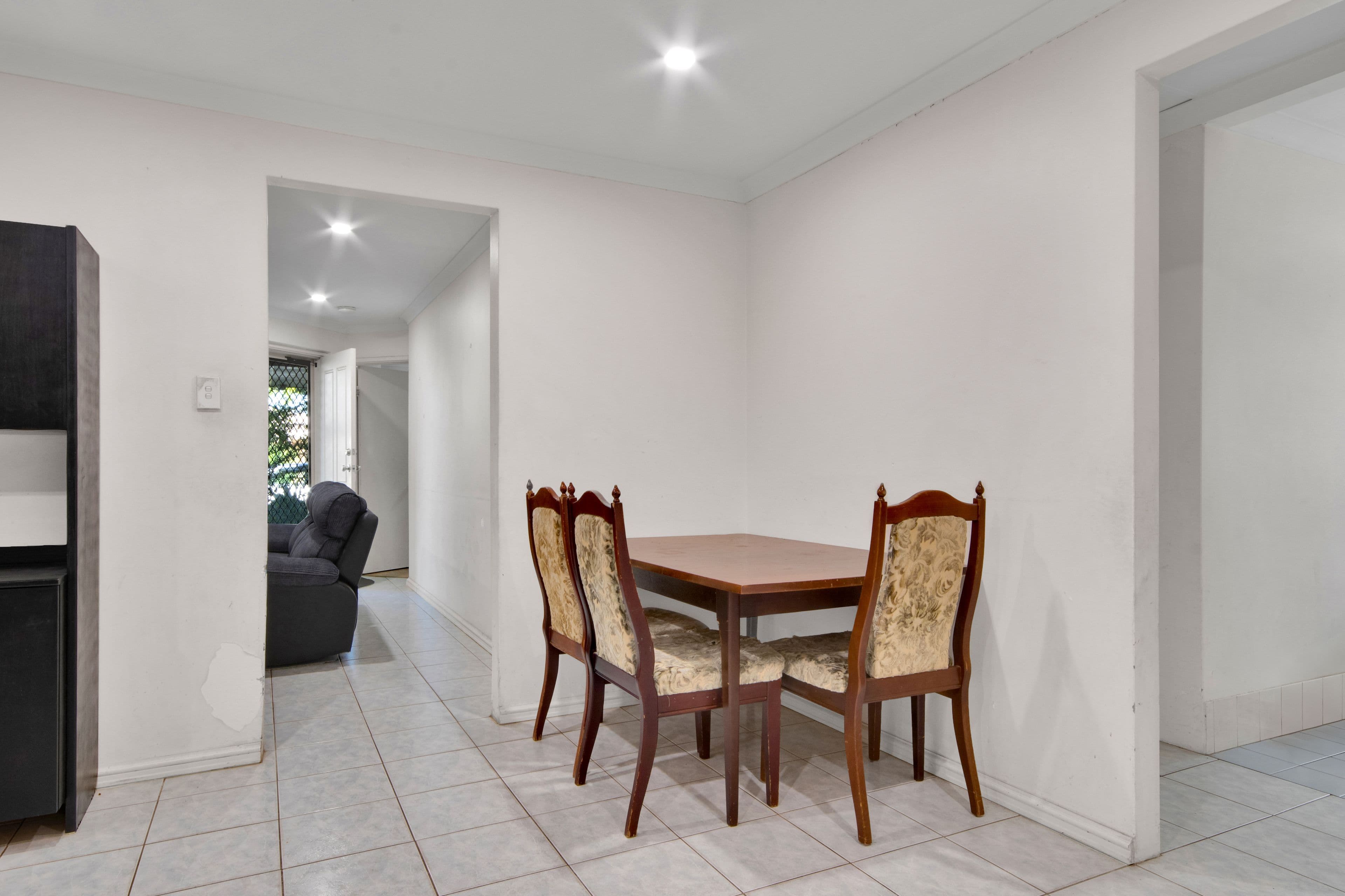 7 FLOWERWOOD Way, Huntingdale WA 6110, Huntingdale - Thumbnail 3