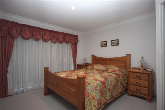 11 Brightwaters Close, BRIGHTWATERS NSW 2264, Brightwaters - Thumbnail 2