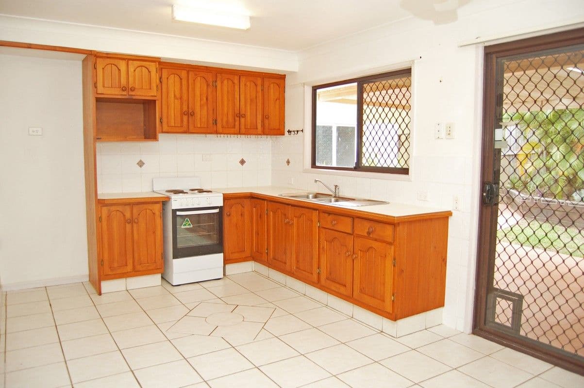 8 Clonmel Street, Regents Park QLD 4118, Regents Park - Thumbnail 3