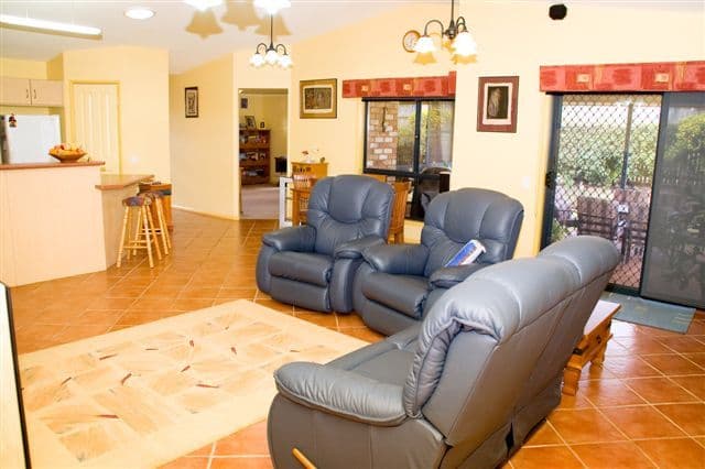 11 Biscay Crescent, GLENVALE QLD 4350, Glenvale - Thumbnail 4