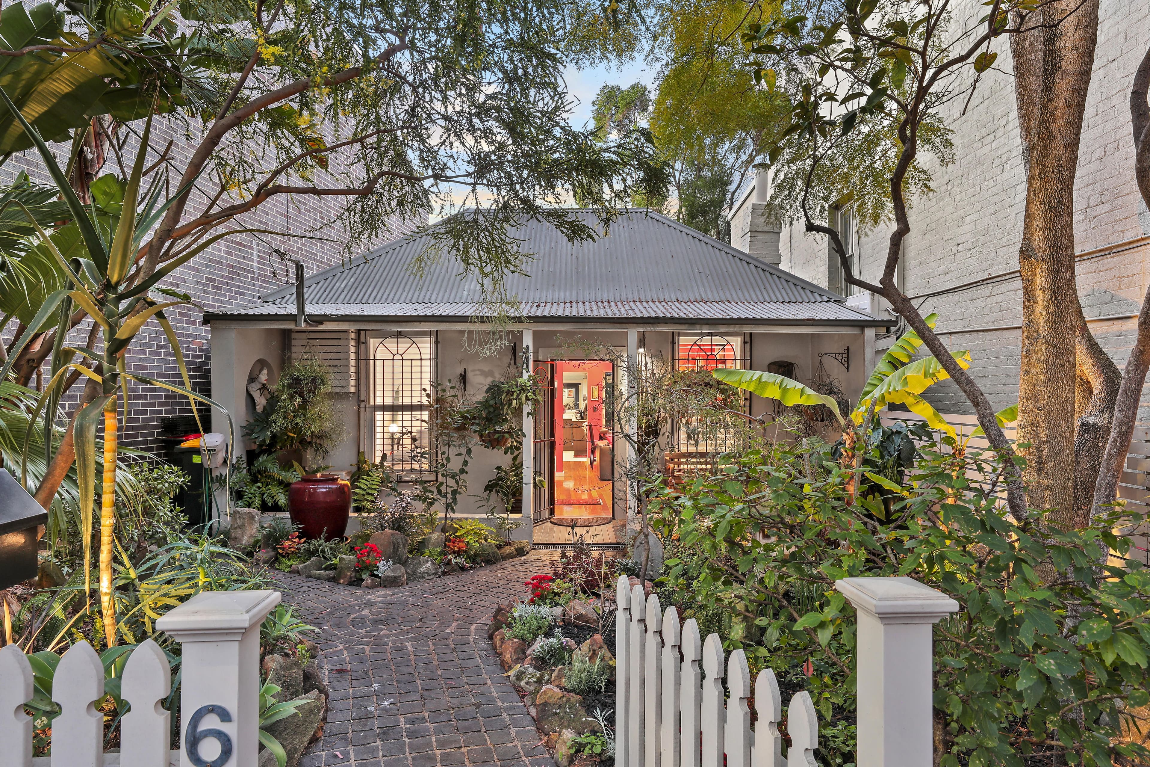6 Knight Street, Erskineville - Image 1