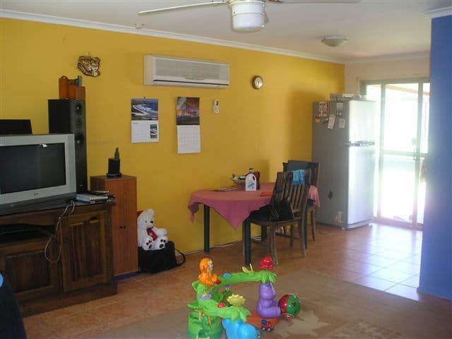 7  Bilk Street, CRESTMEAD QLD 4132, Crestmead - Thumbnail 3