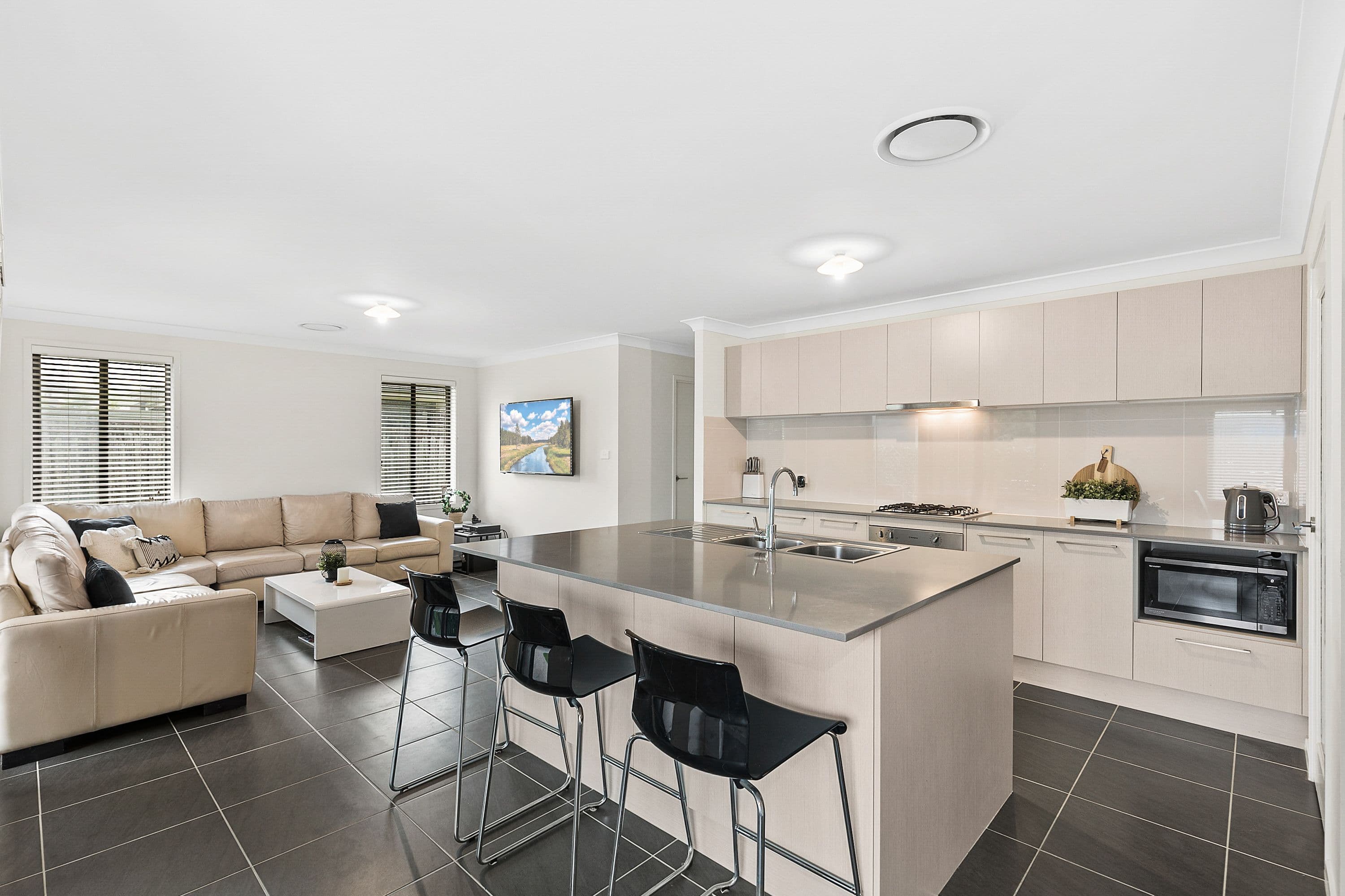 11 Berrima Street, Tullimbar NSW 2527, Tullimbar - Thumbnail 2