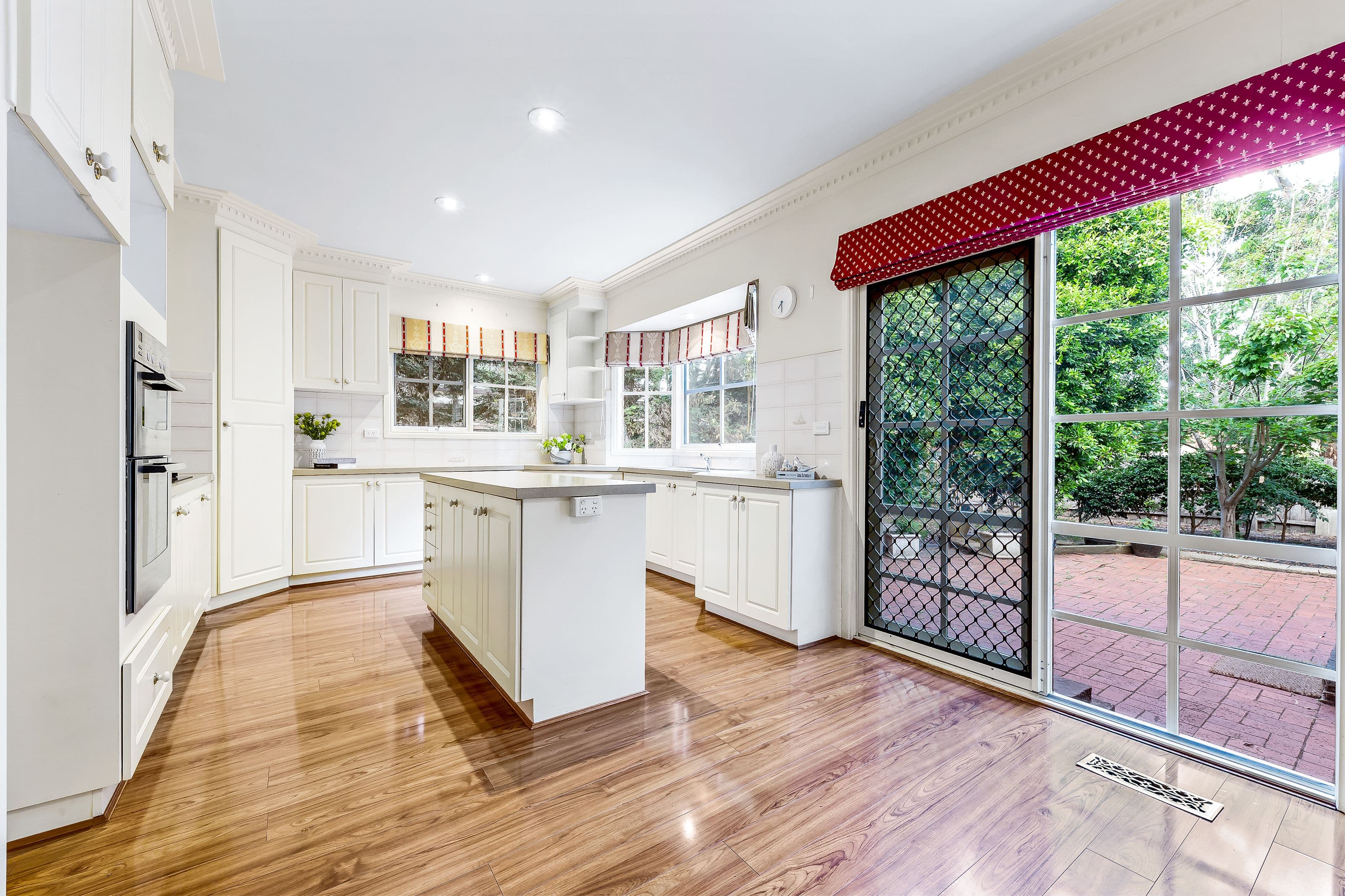 3 College Court, Glen Waverley VIC 3150, Glen Waverley - Thumbnail 2