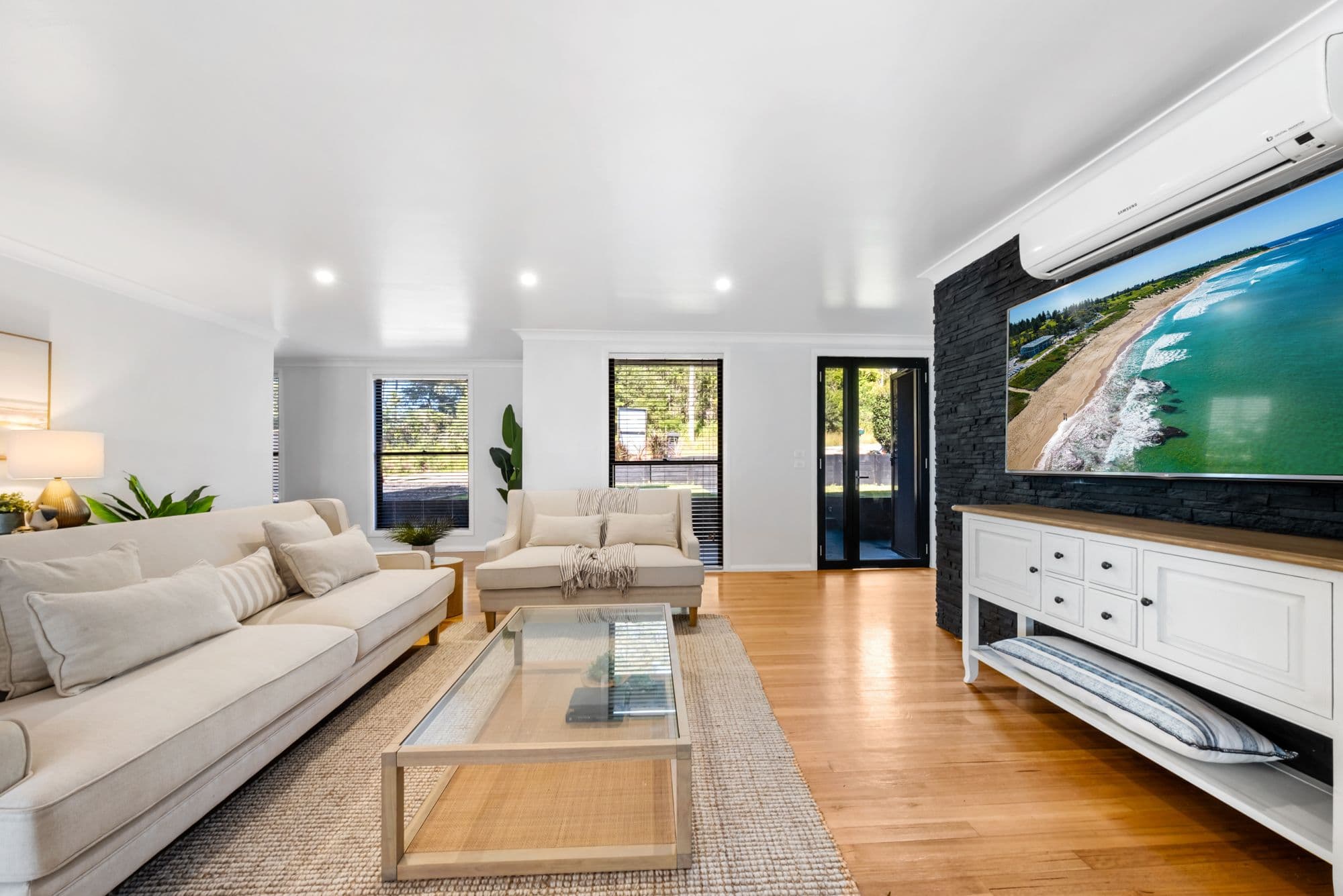 27 Hillside Drive, Berkeley Vale NSW 2261, Berkeley Vale - Thumbnail 2