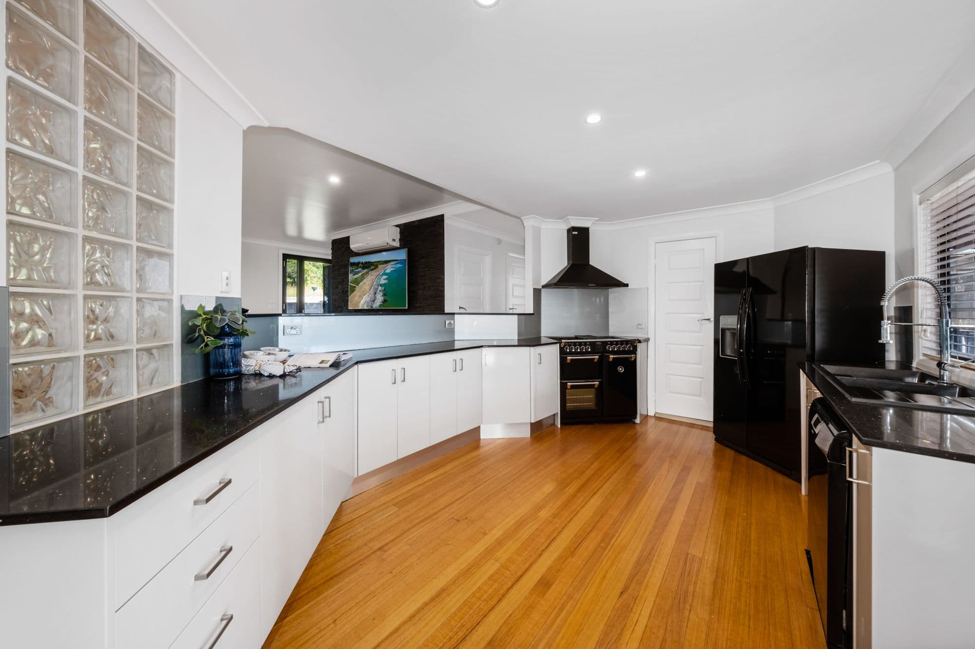 27 Hillside Drive, Berkeley Vale NSW 2261, Berkeley Vale - Thumbnail 3